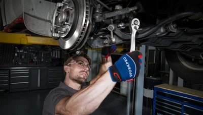 Skrutkovač Vs. Vŕtačka: Ktorý z nich by ste mali použiť na upevnenie?